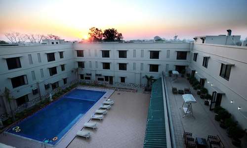 www.uttrahotels.com