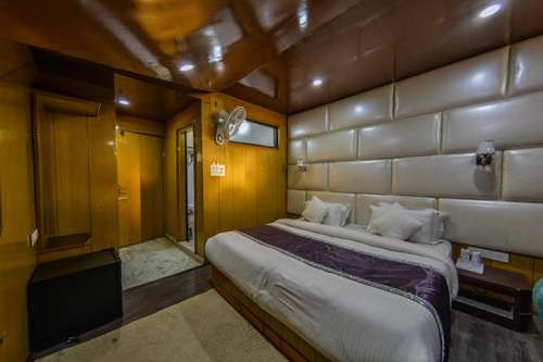 www.hotelmilad.com