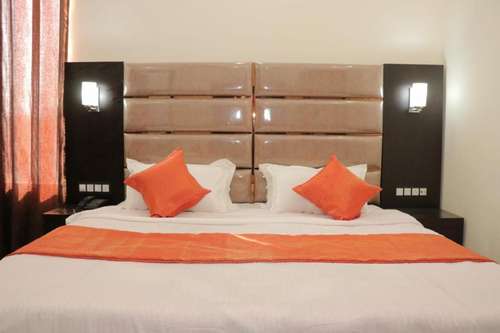 www.hotelgroyale.com