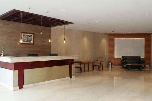 www.kingscrownhotel.com