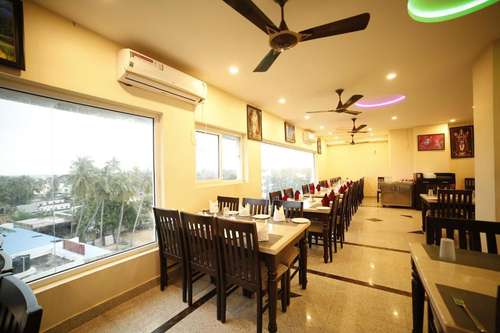 www.hotelbrindavanresidency.com