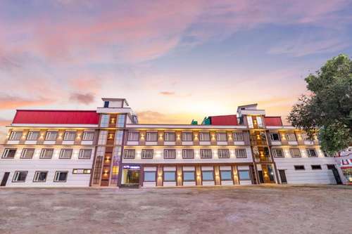 www.hoteltrimurti.in