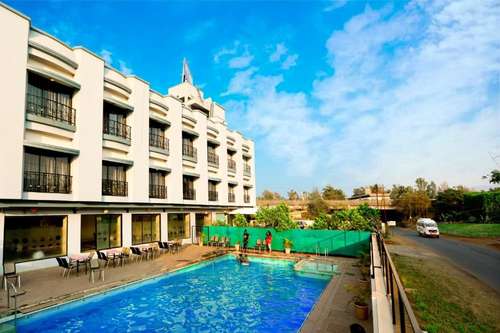 www.hotelaristro.co.in