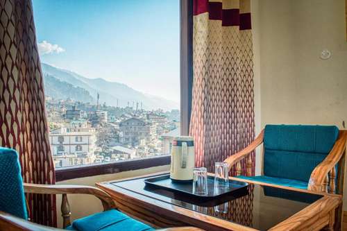 www.theradhikahotel.com