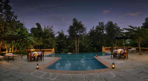 www.courtyardhousekanha.com