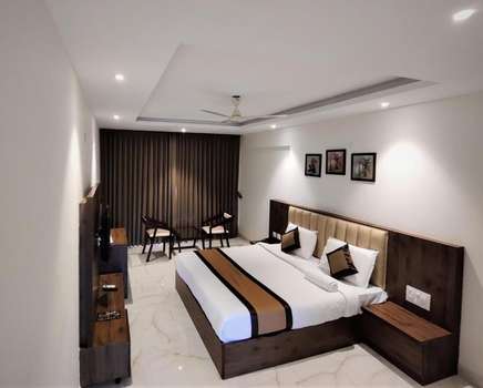 www.adyarplazainn.com