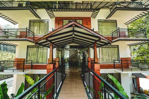 www.vanyaholidayresort.com