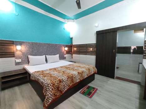www.hotelvijayniketan.com