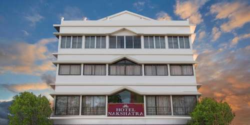 www.hotelnakshatrakarimganj.com