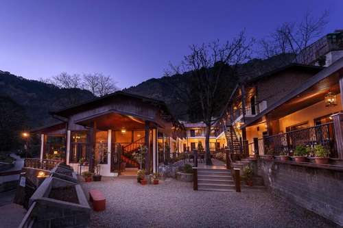 www.theearlscourtnainital.in
