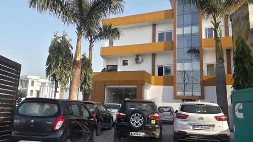 www.hotelgurusurbhi.com