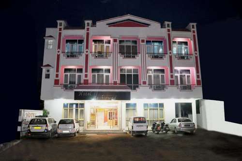 www.hotelaashirwadkatra.com