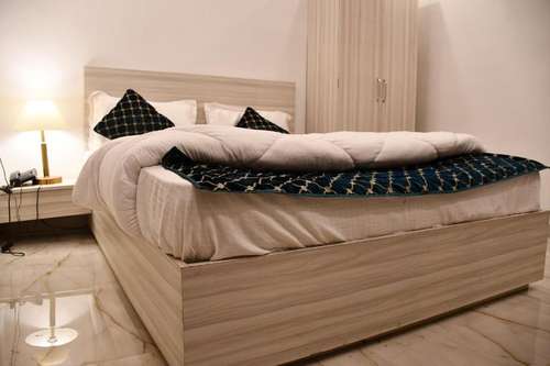www.vistapalace.in