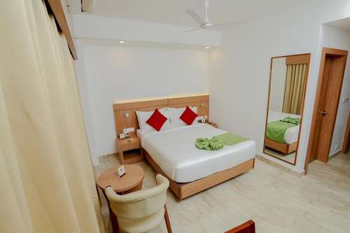 www.hotelkingsregency.com