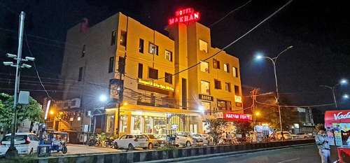 www.hotelmakhanresidency.com