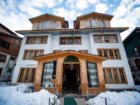 www.touristpalacepahalgam.com