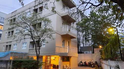 www.hotelbhooshan.com