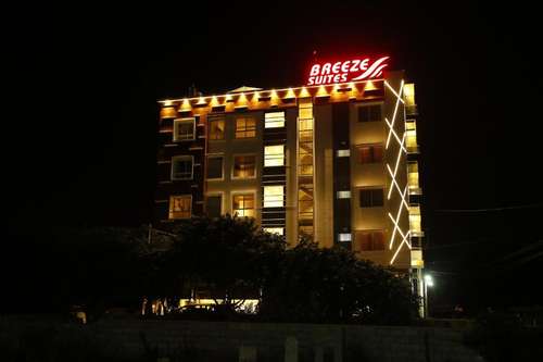 www.breezesuites.in