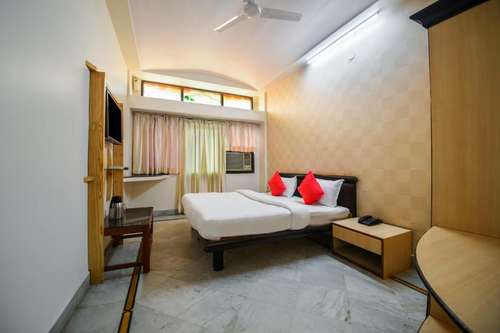 www.hotelkanaksagar.com