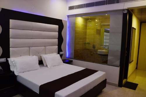 www.hotelroyalpark22.in