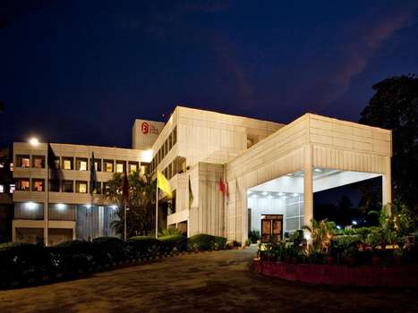www.hotelkalingaashok.com