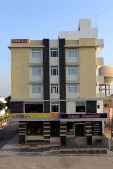 www.heeralalhotel.com