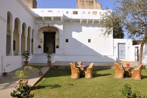 www.hotelchobdarhaveli.com