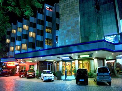 www.themayurahotels.com