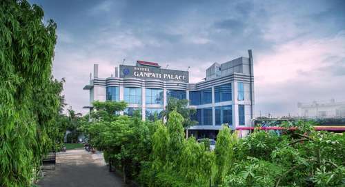 www.hotelganpatipalace.com
