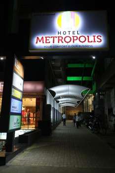 www.hotelmetropolishubli.com