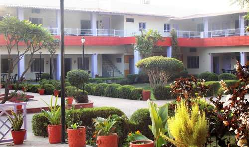 www.hotelfatehpursikriviews.com