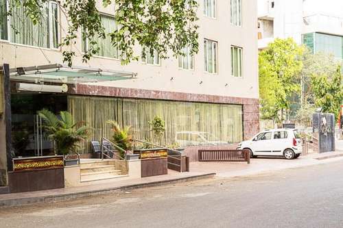 www.superinnarmoisehotel.com