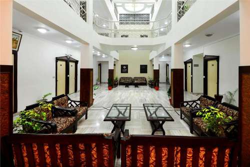 www.hotelashishpalaceagra.com