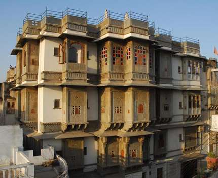 www.madrihaveli.com