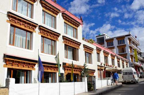 www.hotellingziladakh.com