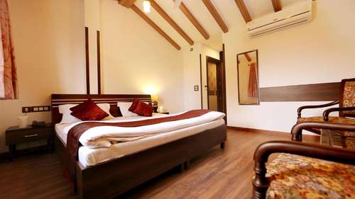 www.hotelaiwan-e-shahi.com