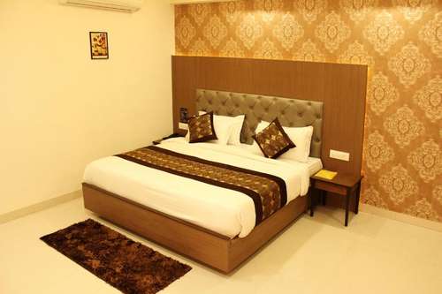 www.hoteldelitegrand.com