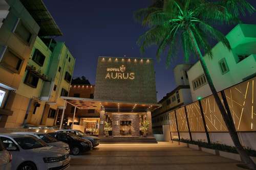 www.hotelaurus.com