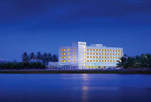 www.naveenhotels.com