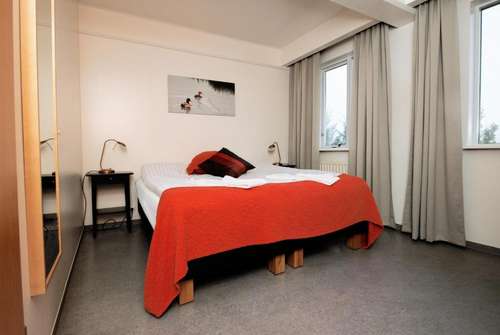 www.hotelvarmahlid.is