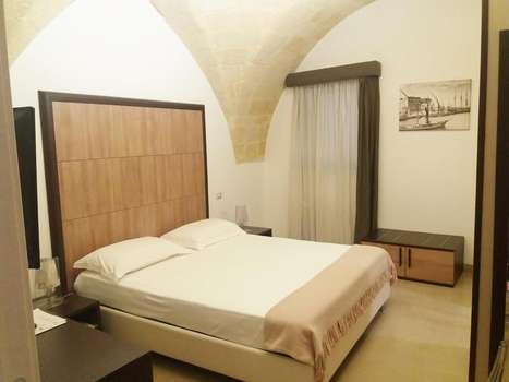 www.albergodelsoletaranto.it
