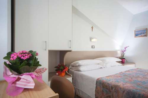www.latinihotel.com