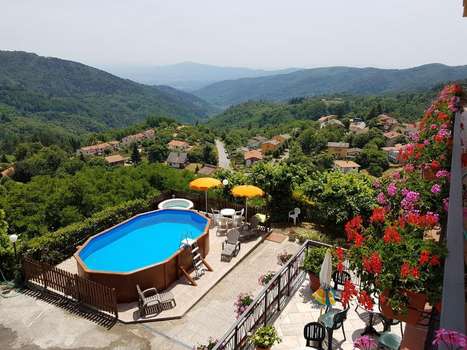 www.albergoamelia.it