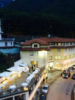 www.hotelmontuori.it