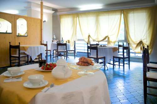 www.albergodellolmo.it