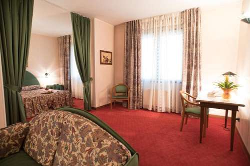 www.hotel-tessarin.com