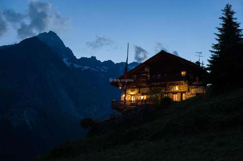 www.frachey-services-champoluc.it