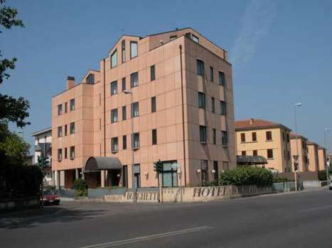 www.hotelborghetti.com