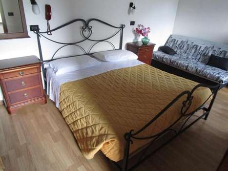 www.albergovaldiluce.com