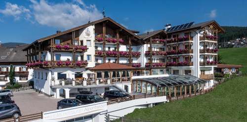 www.hotel-alpenfrieden.com